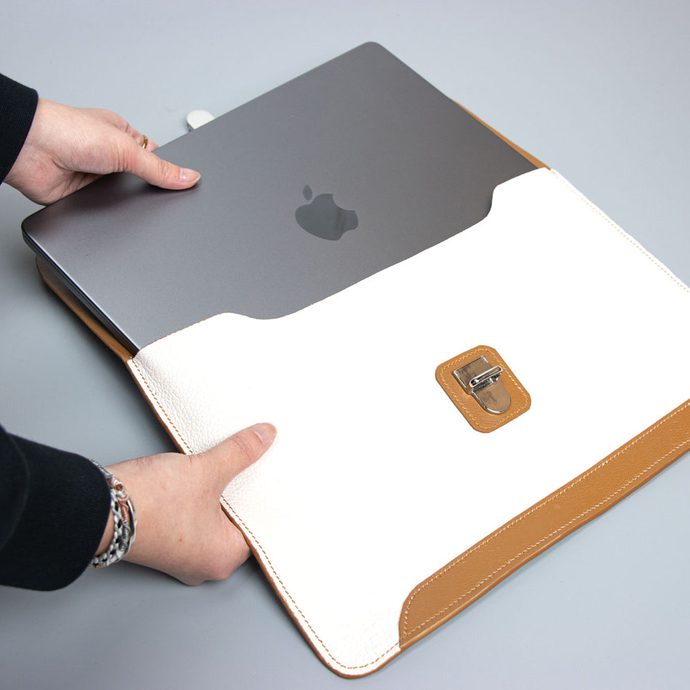 MacBook Pro 14 Leather Sleeve