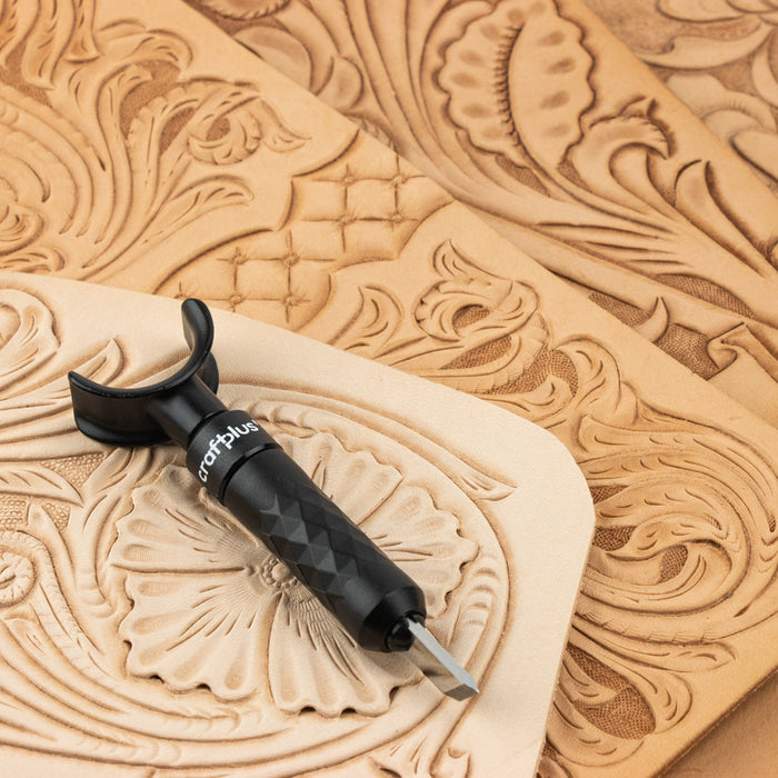 Leathercraft: Leather carving how to use a swivel knife - Leathercraft  Tutorial 